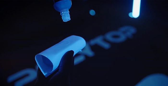 Versiegelung einer Motorhaube mit Keramikversiegelung