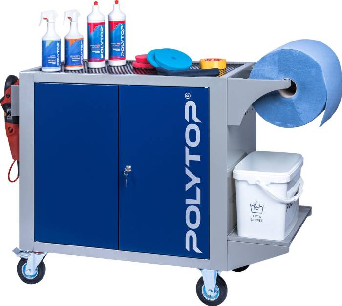 Speziell für die Fahrzeugaufbereitung konstruierter Servicewagen.