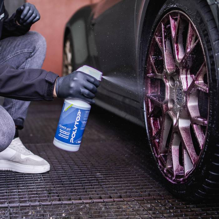 löst hartnäckigen Bremsstaub